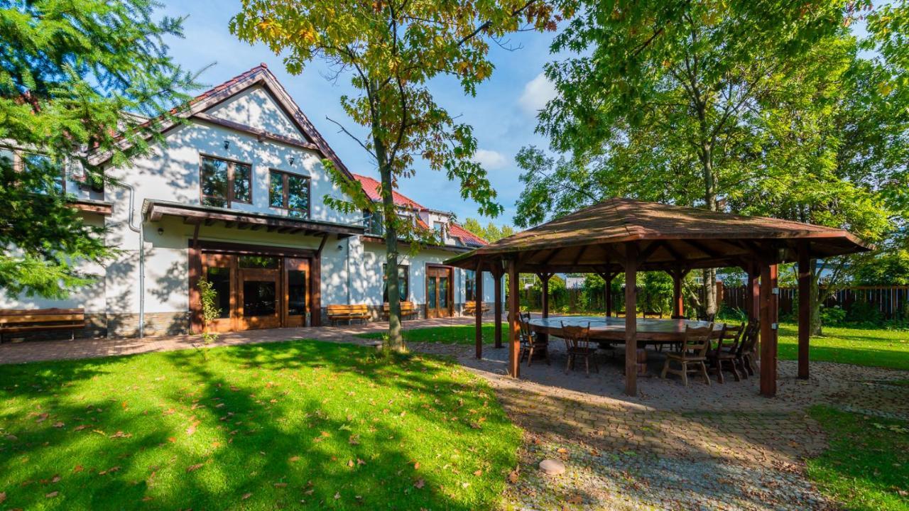 Dworek Staropolski Познань Экстерьер фото